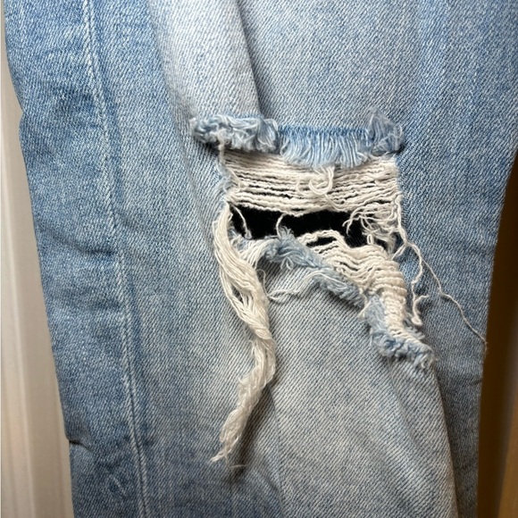 Zara - Skinny Jeans With A Cut at the Battom - Picture 8 of 11